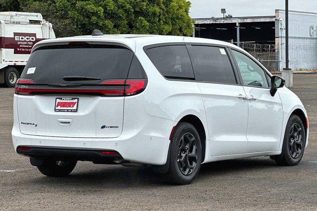 2023 Chrysler Pacifica Hybrid Limited