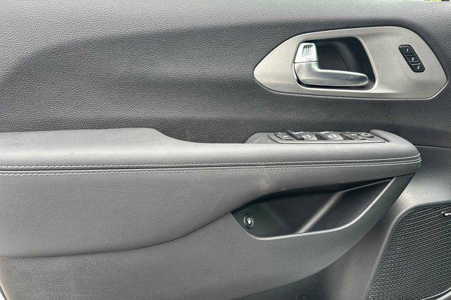 2023 Chrysler Pacifica Hybrid Limited