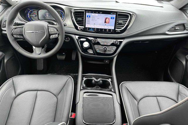 2023 Chrysler Pacifica Hybrid Limited
