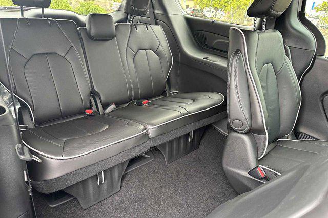 2023 Chrysler Pacifica Hybrid Limited