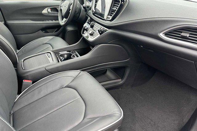 2023 Chrysler Pacifica Hybrid Limited