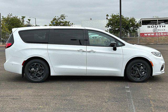 2023 Chrysler Pacifica Hybrid Limited