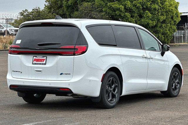 2023 Chrysler Pacifica Hybrid Limited