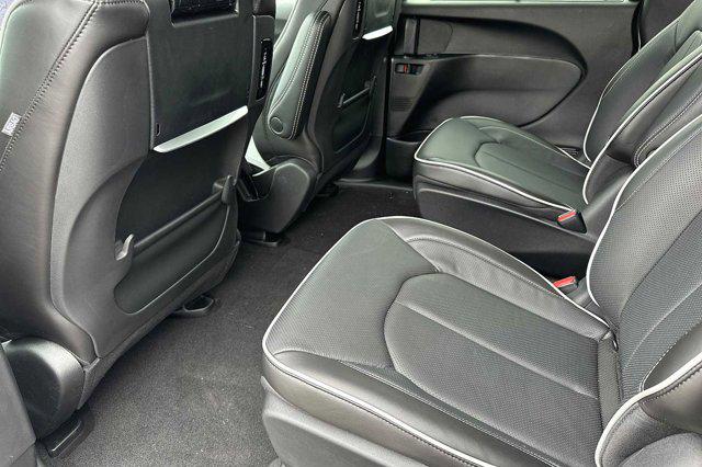2023 Chrysler Pacifica Hybrid Limited