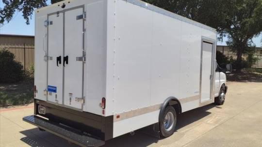 2023 GMC Savana Cutaway Work Van