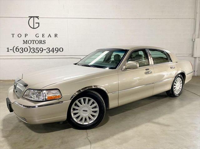 Used 2005 Lincoln Town Car-V8 Sedan 4D Signature L Ratings, Values ...