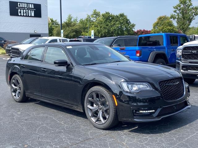 2023 Chrysler Chrysler 300 300 TOURING L RWD