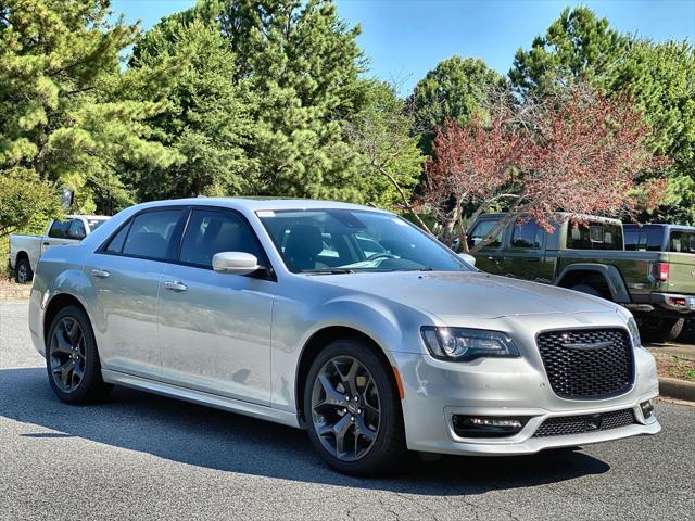 2023 Chrysler Chrysler 300 300 TOURING L RWD