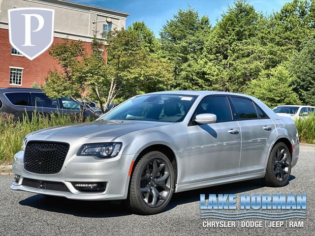 2023 Chrysler Chrysler 300 300 TOURING L RWD