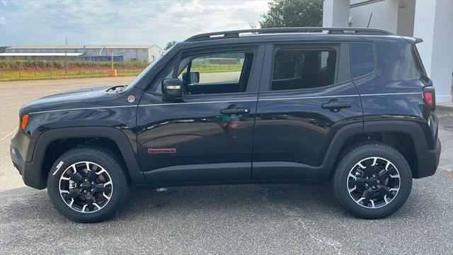 2023 Jeep Renegade RENEGADE TRAILHAWK 4X4