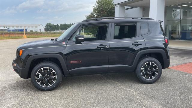 2023 Jeep Renegade RENEGADE TRAILHAWK 4X4