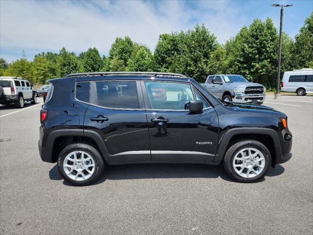 2023 Jeep Renegade RENEGADE LATITUDE 4X4