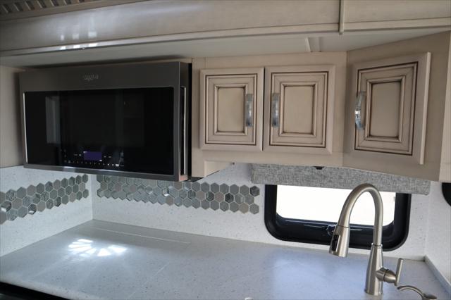 2020 Ford F-53 BAY STAR 3014