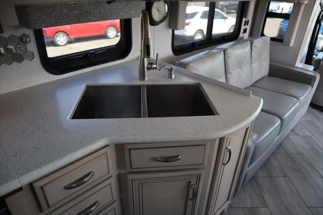 2020 Ford F-53 BAY STAR 3014