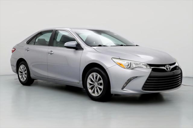 Silver 2015 Toyota Camry LE, Image 0