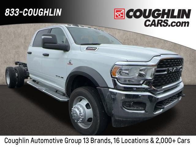 2023 RAM Ram 4500 Chassis Cab RAM 4500 SLT CHASSIS CREW CAB 4X4 60 CA 2023 RAM Ram 4500 Chassis Cab RAM 4500 SLT CHASSIS CREW CAB 4X4 60 CA