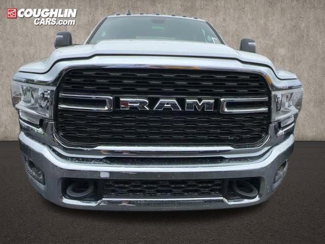 2023 RAM Ram 4500 Chassis Cab RAM 4500 SLT CHASSIS CREW CAB 4X4 60 CA 2023 RAM Ram 4500 Chassis Cab RAM 4500 SLT CHASSIS CREW CAB 4X4 60 CA