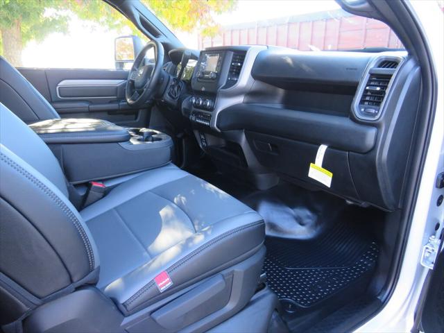 2023 Ram 4500 Chassis Tradesman/SLT