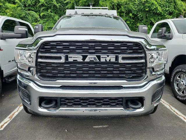 2023 RAM Ram 4500 Chassis Cab RAM 4500 SLT CHASSIS CREW CAB 4X4 60 CA