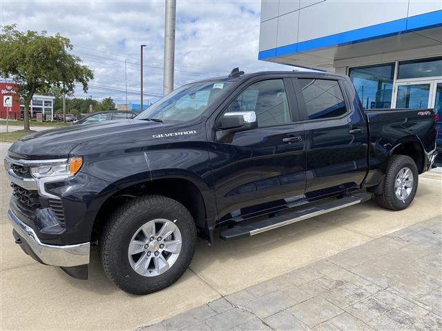 2023 Chevrolet Silverado 1500 4WD Crew Cab Standard Bed LT
