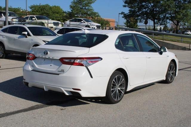 2020 Toyota Camry SE Hybrid