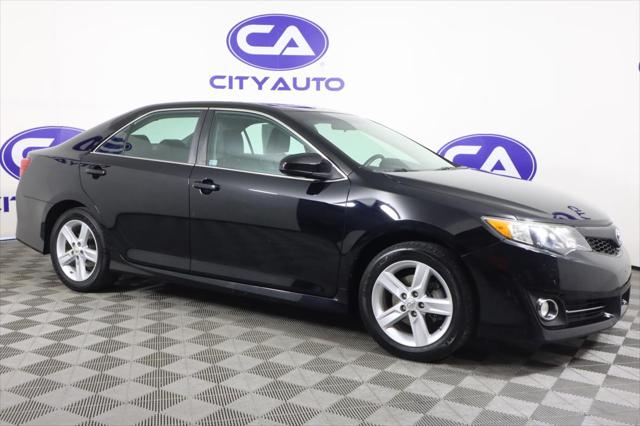 Black 2012 Toyota Camry SE, Image 0