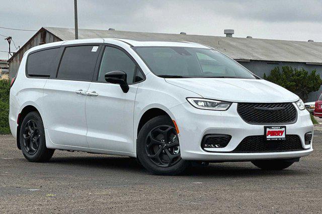 2023 Chrysler Pacifica Hybrid Limited