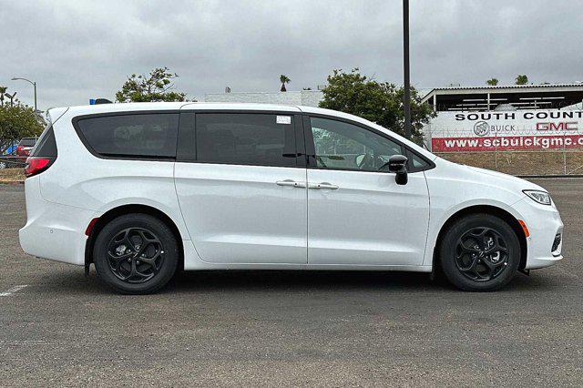 2023 Chrysler Pacifica Hybrid Limited