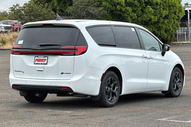2023 Chrysler Pacifica Hybrid Limited