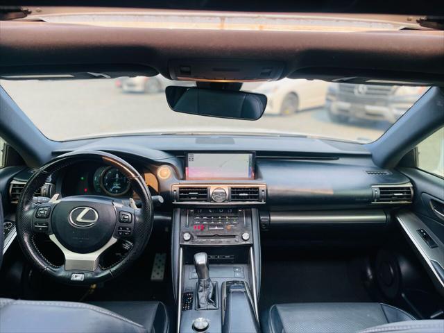 2017 Lexus IS 200t Base 4dr Sedan