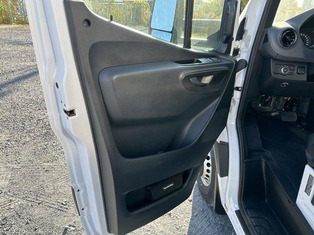 2023 Mercedes-Benz Sprinter 4500 Chassis Standard Roof 4-Cyl Diesel HO