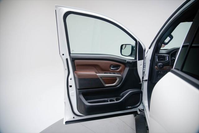 2022 Nissan Titan Crew Cab Platinum Reserve 4x4