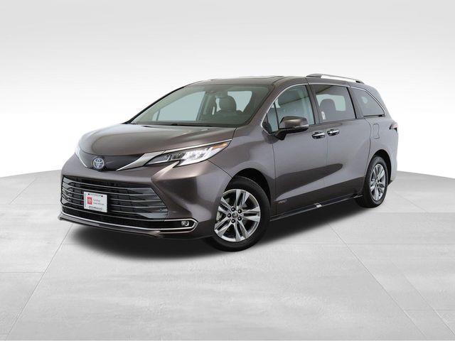 Used 2021 Toyota Sienna Wagon 5D XLE Hybrid Ratings, Values, Reviews ...