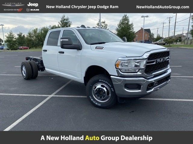 2023 RAM Ram 3500 Chassis Cab RAM 3500 TRADESMAN CREW CAB CHASSIS 4X4 60 CA