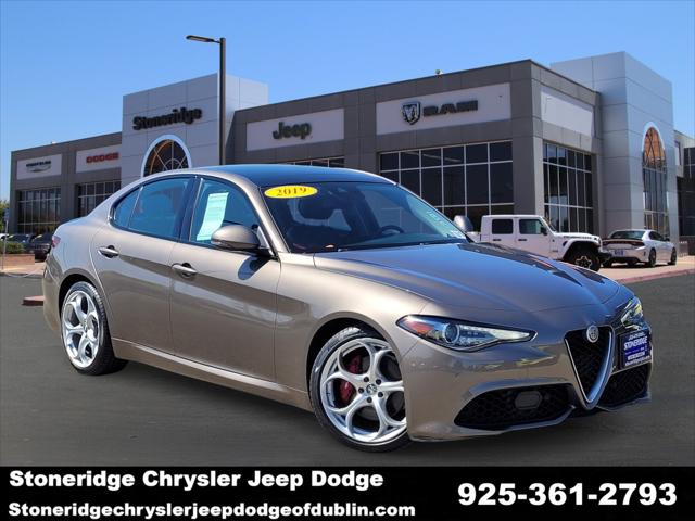 2019 Alfa Romeo Giulia Specs, Price, MPG & Reviews