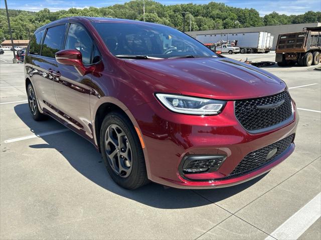 2022 Chrysler Pacifica Hybrid Touring L