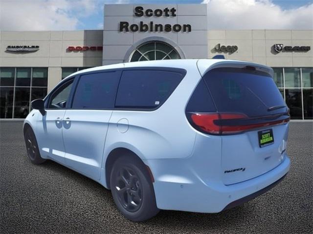 2023 Chrysler Pacifica Hybrid PACIFICA PLUG-IN HYBRID TOURING L 2023 Chrysler Pacifica Hybrid PACIFICA PLUG-IN HYBRID TOURING L