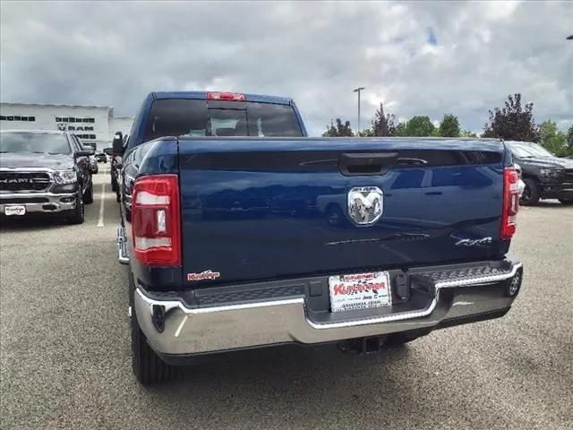 2023 RAM Ram 3500 RAM 3500 TRADESMAN CREW CAB 4X4 8 BOX