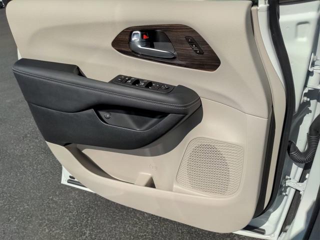 2023 Chrysler Pacifica Plug-In Hybrid PACIFICA PLUG-IN HYBRID LIMITED