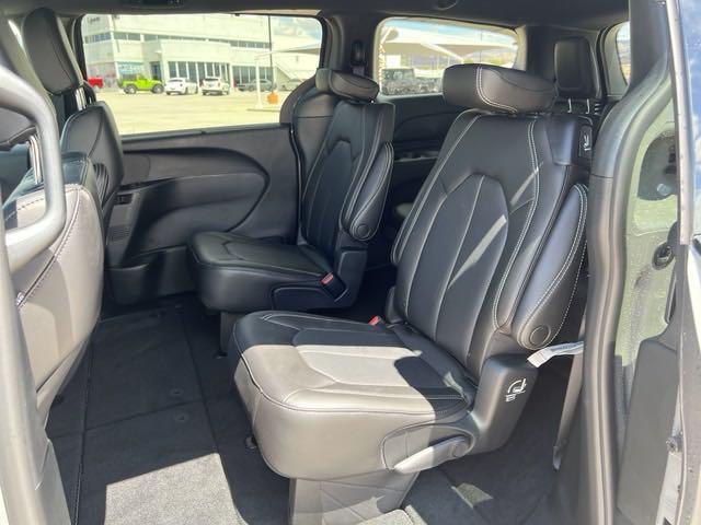 2023 Chrysler Pacifica PACIFICA TOURING L