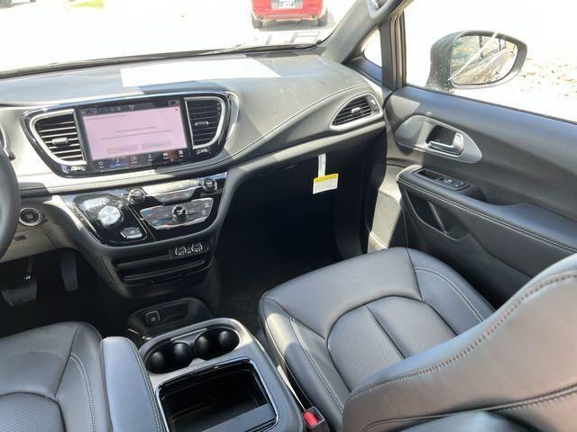 2023 Chrysler Pacifica PACIFICA TOURING L