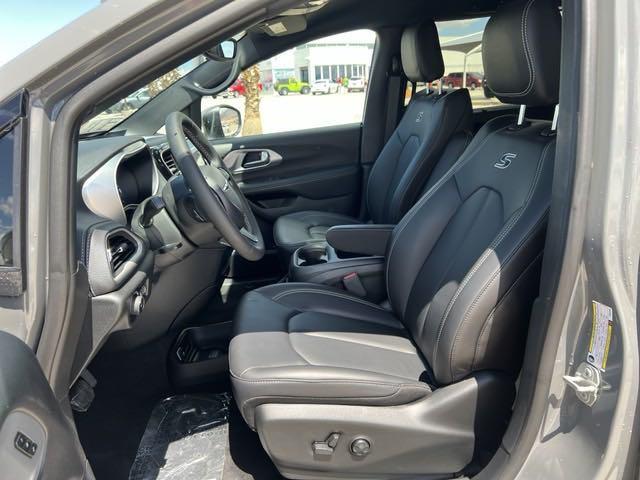 2023 Chrysler Pacifica PACIFICA TOURING L