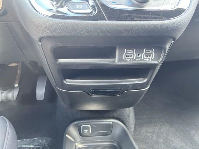 2023 Chrysler Pacifica PACIFICA TOURING L