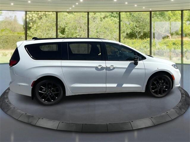 2023 Chrysler Pacifica PACIFICA LIMITED