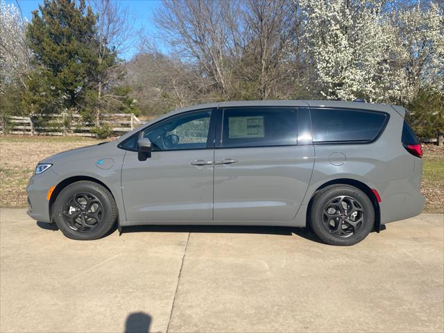 2023 Chrysler Pacifica Hybrid PACIFICA PLUG-IN HYBRID TOURING L