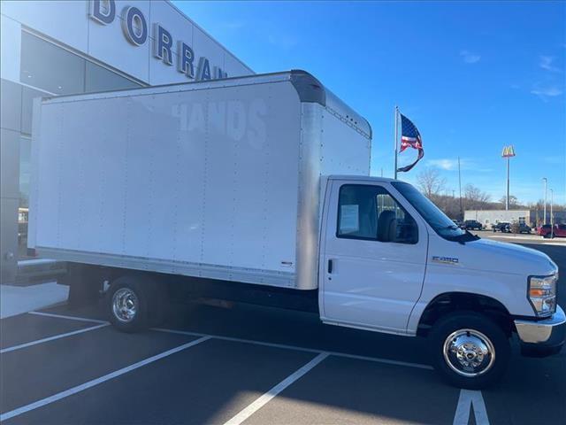 2018 Ford E-450 Cutaway Base SD Chassis 158 in. WB DRW