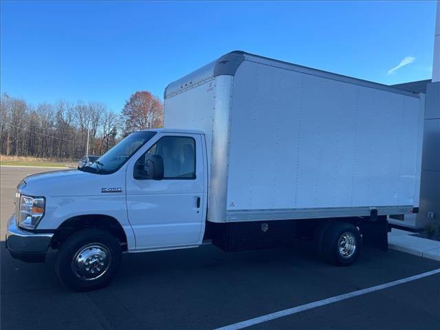 2018 Ford E-450 Cutaway Base SD Chassis 158 in. WB DRW
