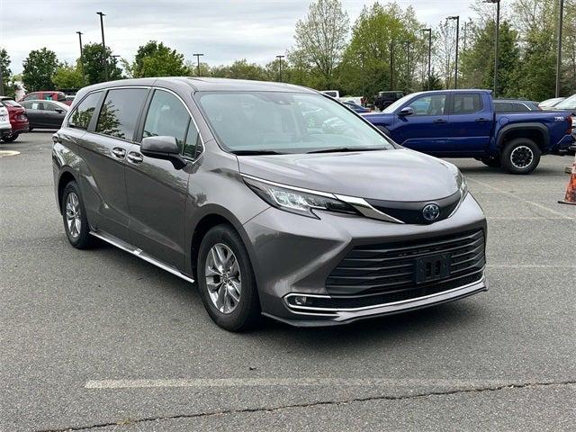2022 Toyota Sienna XLE