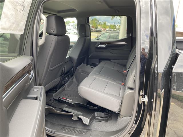 2023 Chevrolet Silverado 1500 4WD Crew Cab Standard Bed LT