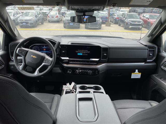 2023 Chevrolet Silverado 1500 4WD Crew Cab Standard Bed LT